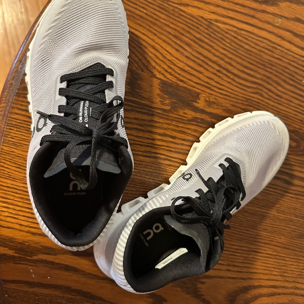On cloud Running Athletic Shoes - Black and White